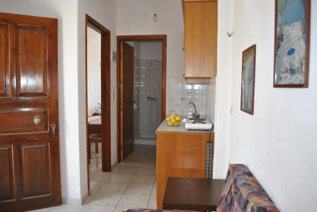 Antigoni Apartments 'Lavender Room' Милатос Екстериор снимка